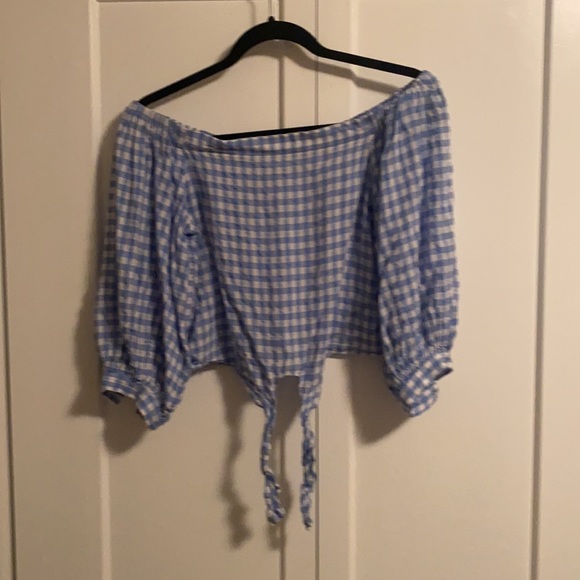 ✨ANY 2 FOR 15 ANY 3 FOR 20✨- Forever21 Off Shoulder Blue and White Gingham Top - Picture 4 of 10